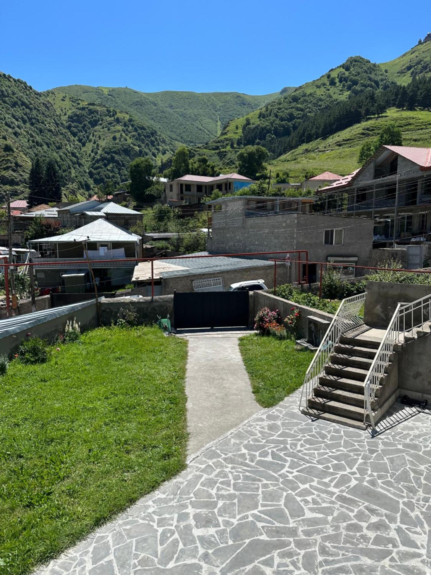 Hotel Polaris Kazbegi Exterior foto